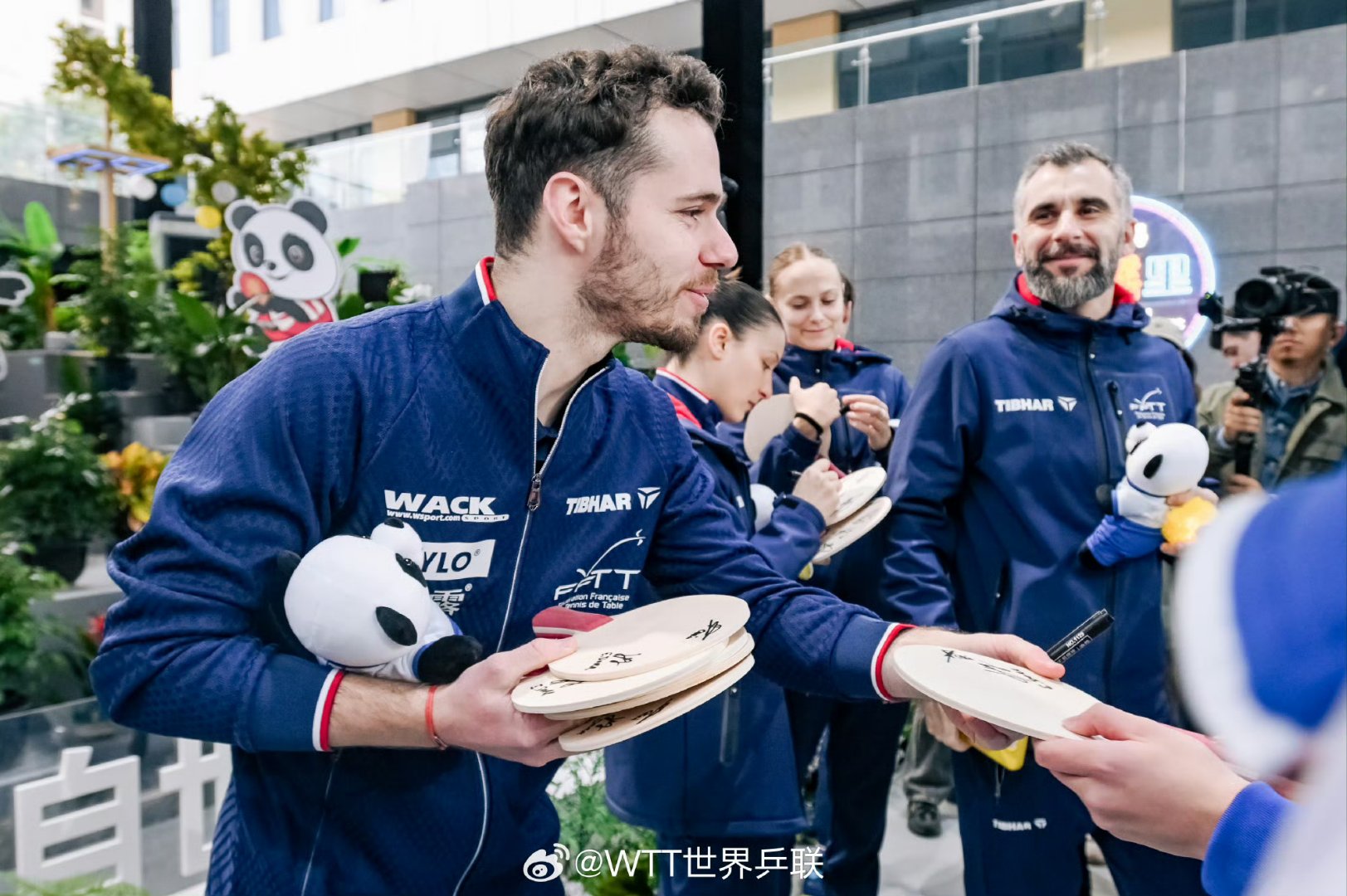 易胜博app-法国杯国际比赛日再迎强敌，门兴格拉德巴赫防线松动，主帅态度——引发热议，年轻球员得到机会的简单介绍